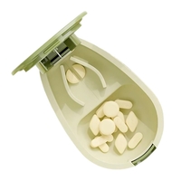 Cutie Taiat Pastile si Depozitare Medicamente, Flippy, Verde, 8x5x2.65 cm, Compacta si Portabila, Ideala Pentru Calatorii