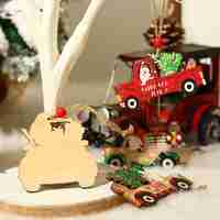Decoratiune de Craciun din Lemn, Flippy, cu Snur pentru Agatare in Brad, Model Masina lui Mos Craciun, Scris Merry Christmas, 8x8x0.4 cm, Multicolor