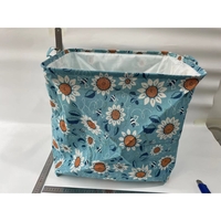 Cos depozitare, Flippy, Capac cu Snur, 175 L, Confectionat din Bumbac si un Strat Impermeabil, 50 x 50 x 70 cm, Albastru Deschis, Imprimeu Flori