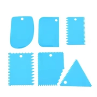 Set 63 Piese Ustensile pentru Ornare Prajituri, Flippy, din Plastic si Otel Inoxidabil, Forme Briose, Multicolor