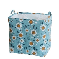 Cos depozitare, Flippy, Capac cu Snur, 175 L, Confectionat din Bumbac si un Strat Impermeabil, 50 x 50 x 70 cm, Albastru Deschis, Imprimeu Flori