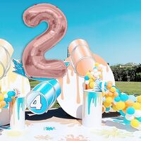 Balon din Folie Metalizata Flippy, Figurina Cifra, Tema Aniversare 80 cm, Ambalaj Individual, Pai inclus, Umflare cu Aer sau Heliu, Rose, Cifra 2