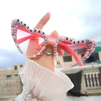 Ochelari Decorativi, Flippy, Model Birthday Queen, cu Perle si Pietre, pentru Aniversari, din PC, 15.3 x 5.7 x 14.5 cm, Roz