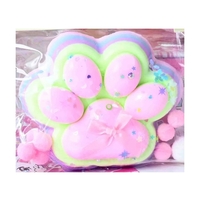 Jucarie Antistres Squishy, Flippy, cu Revenire Lenta, Model Labuta de Pisica YY1005, 220g, 12.5 x 10.5 cm, Squeeze Pinch Family, Ambalaj Transparent, Roz-Curcubeu