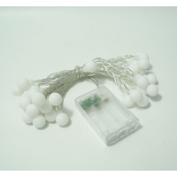 Instalatie Craciun, Flippy, 3.5 m, 30 de LED-uri, Model cu Bilute, Tip Liniara, cu Baterie, Interior/Exterior, Alb Cald