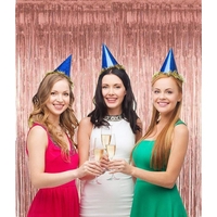 Perdea Franjurata, Flippy, Model Decor Petrecere, pentru Fundal de Poze, Amenajare Colorata a Petrecerii, Dimensiune 100x200 cm, Roz Auriu