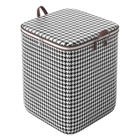 Cutie de Depozitare cu Fermoar, Flippy, Pliabila, Maner Ranforsat, Fermoar Rezistent, pentru Haine, Paturi, Plapumi, Perne, Lenjerii de Pat, Jucarii, 50x50x70 cm, 180 Litri, in Carouri, Alb-Negru