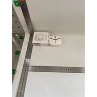 Unghiera Electrica, Flippy, Aparat de Tuns Unghiile pentru Copii si Adulti, Portabila cu 2 Baterii AA, Zgomot redus 50 db, 7.4 x 7.3 x 3 cm, Alb Negru
