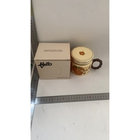 Cana din ceramica, Flippy, Cana pentru Cafea, Ceai, Cana Universala, Unisex, Cana cu Capac, 9 x 8 x 8 cm, 400 ml, Model Capsuna, Bej