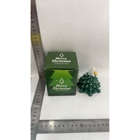 Lumanare Parfumata de Craciun, Flippy, Model Brad de Craciun, din Ceara de Soia, Cadou Creativ Handmade de Craciun, 8 x 7 x 7 cm, Verde