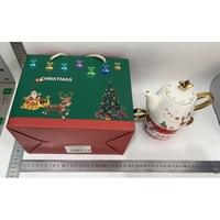 Set de Ceai, Flippy, Tema Craciun, Ceainic 450 ml, 2 x Cani 250 ml, din Ceramica, Model Mos Craciun/Santa Claus, Alb/Rosu