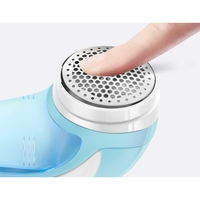 Aparat Pentru Curatat Scame, Par Si Praf, Flippy, Pentru Diferite Tipuri De Material, Cu Lame Din Otel Inoxidabil, Incarcare Prin USB Type-C, Cu Perie De Curatare si Cablu USB Incluse, 13.5x9 cm, Albastru