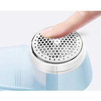 Aparat Pentru Curatat Scame, Par Si Praf, Flippy, Pentru Diferite Tipuri De Material, Cu Lame Din Otel Inoxidabil, Incarcare Prin USB Type-C, Cu Perie De Curatare si Cablu USB Incluse, 13.5x9 cm, Albastru