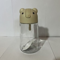 Recipient de ulei, Flippy, Model Ursulet, Sticla pentru Lichide de Bucatarie, Inchidere Deschidere Automata, 18.5 x 13 cm, Volum 630 ml, Bej