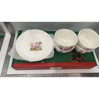 Set Vesela Festiva, Flippy, Tema Craciun, 4 x Boluri 300 ml, 2 x Farfurii 18 x 3.4 cm, din Ceramica, Model 3, Multicolor