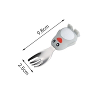 Set diversificare bebelusi Flippy, din silicon, 23.5 x 12.5 cm, 1 farfurie compartimentata in forma de pinguin, lingurita si furculita, pai, perie pai, fara alergeni, ventuza fixare,  forma creativa,  gri