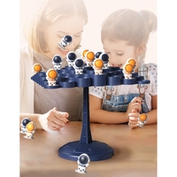 Joc Interactiv, Flippy, Astronauti in Echilibru, +3 Ani, din Plastic, 50 de Pioni, Placa de Echilibru, Roata cu Pedepse, Zar, 14 x 7 x 14 cm, Albastru