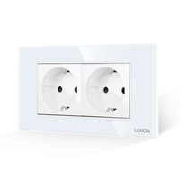 Priza Dubla cu Rama din Sticla LUXION, Standard Italian, 4M, alb