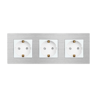 Priza Tripla LUXION cu rama din aluminiu, alb