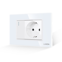 Intrerupator Simplu + Priza cu Rama din Sticla LUXION, Standard Italian, 3M, alb