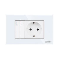 Intrerupator Dublu + Priza cu Rama din Sticla LUXION, Standard Italian, 3M, alb