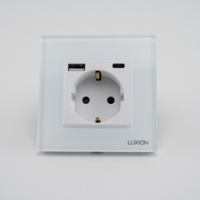 Priza Simpla + USB-A + USB-C LUXION cu Rama din Sticla, alb