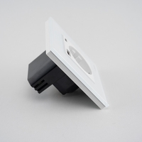 Priza Simpla + USB-A + USB-C LUXION cu Rama din Sticla, alb