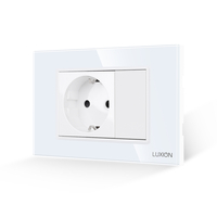 Priza Simpla si 1 Tasta Falsa cu Rama din Sticla LUXION, Standard Italian, 3M, alb