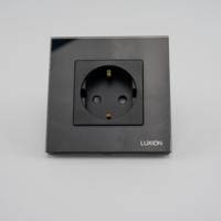 Priza Simpla LUXION cu Rama din Sticla, negru