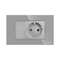 Intrerupator Simplu Cap Scara + Priza cu Rama din Sticla LUXION, Standard Italian, 3M, gri