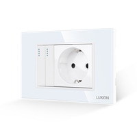 Intrerupator Dublu + Priza cu Rama din Sticla LUXION, Standard Italian, 3M, alb