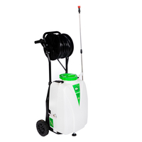 Pulverizator cu acumulator Micul Fermier, volum 40 litri, cu roti