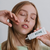 MÁDARA ACNE HYDRA-DERM Fluid Echilibrant BIO și Vegan 40ml – Hidratare, Controlul Sebumului și Porilor
