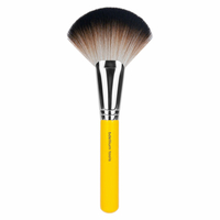 Bdellium Tools  Studio Series - Highlighting Fan - PENSULĂ EVANTAI PENTRU ILUMINATOR/ HIGHLIGHTER  - 991.5 S