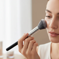 Crown Brush Pro Highlight Contour Brush - Pensulă pentru iluminare și contouring - C522