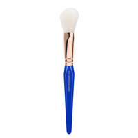 Bdellium Tools Golden Triangle Series-  962 Slanted Blusher - PENSULĂ PENTRU FARD DE OBRAZ ȘI PRODUSE PUDRATE - 962 GT