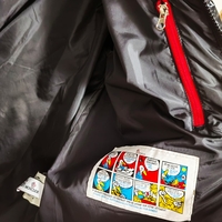 Geacă neagră de lux semnată Moncler