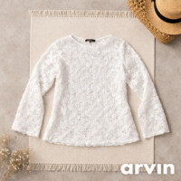 Bluză dantelată în relief