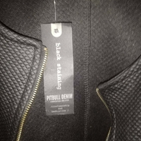Geaca tip sport cu eticheta