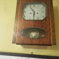 Ceas mecanic de perete