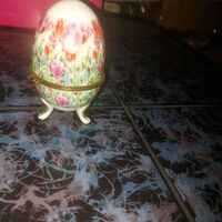 Cutiuță bijuterii tip ou Faberger