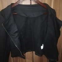 Geaca tip sport cu eticheta