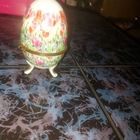 Cutiuță bijuterii tip ou Faberger