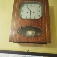 Ceas mecanic de perete