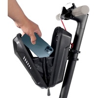 Borseta pentru bicicleta/trotineta Flippy, spatiu de depozitare, antisoc, waterproof, cu fermoar, 3L, material carbon si plastic dur, pentru trotineta electrica scuter, bicicleta, negru
