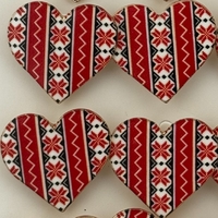 Set 12 Brose Martisor Primavara, Jolie, Model Inima Rosie cu Motiv Traditional, Rosu