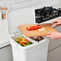 Cos de gunoi pentru colectare selectiva cu 3 compartimente, pe roti, 42 L, alb