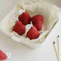 Set 4 Lumanari Parfumate, Flippy, Model Capsunici, Ardere 30 min, 52g, 6.3 x 6.3 x 3.8 cm, Rosu