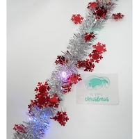 Beteala Craciun cu LED, Rosie, model cu fulgi de nea, 2 m x 5 cm, PVC, Sir, Artificiala, Flippy