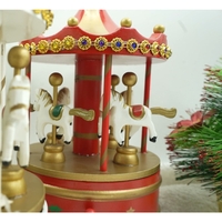 Cutiuta muzicala decorata de Craciun, Carusel rotativ, Rosu, din Lemn, Interior, Flippy